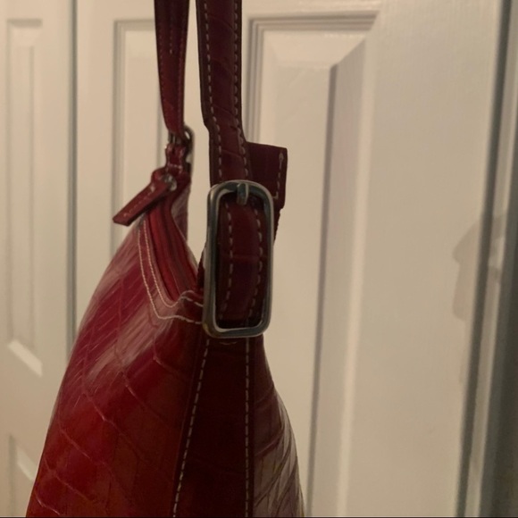 Red Liz Claiborne mini purse - Picture 3 of 4